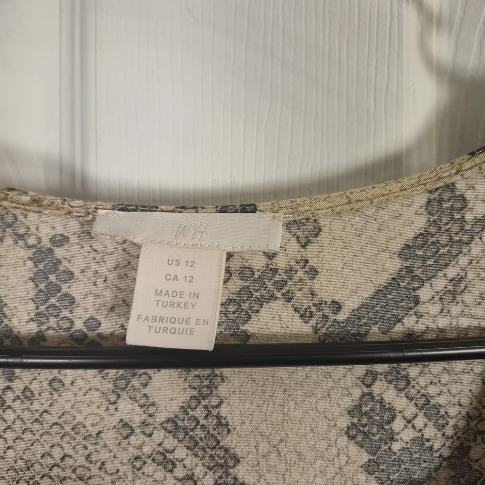 H&M Snakeskin Print Faux Wrap Maxi Dress Statement Y2K Size 12 - Picture 8 of 9